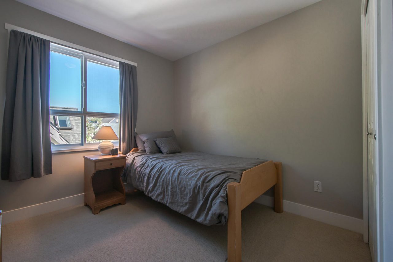187 Star Crescent, New Westminster 25