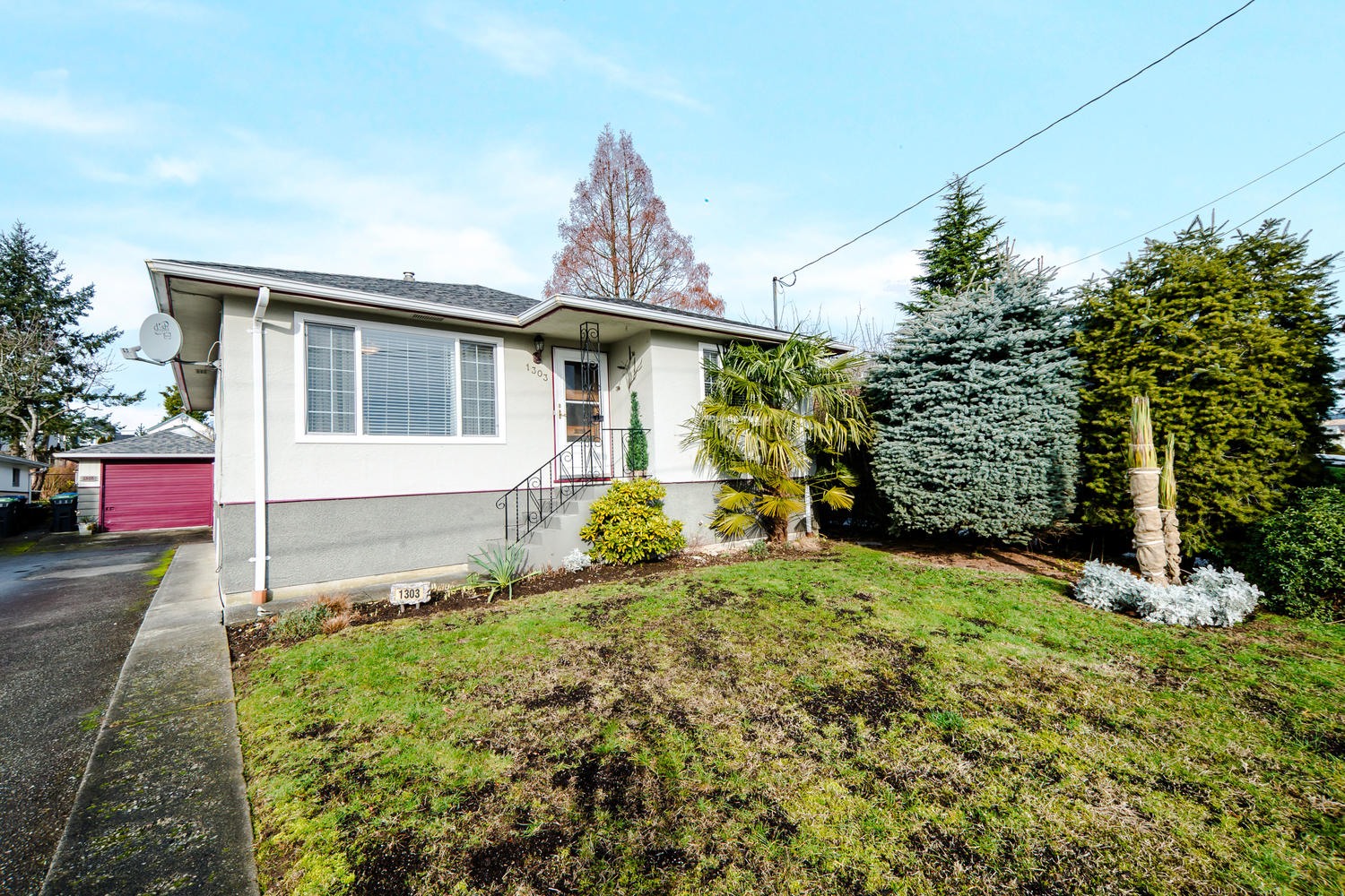 1303 Edinburgh Street, New Westminster, BC 2