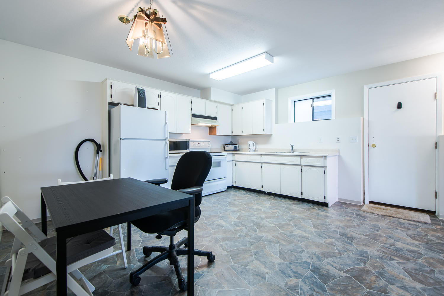 7600 Barrymore Drive, Delta, BC 38