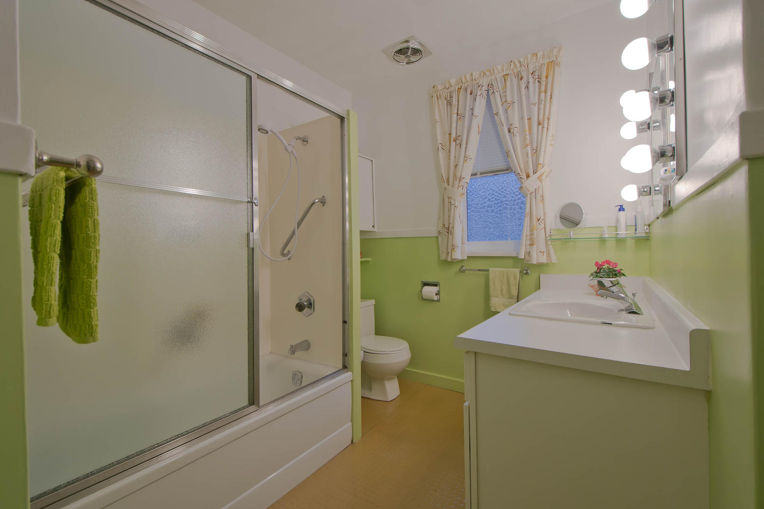 1402 Seventh Avenue, New Westminster, BC 16