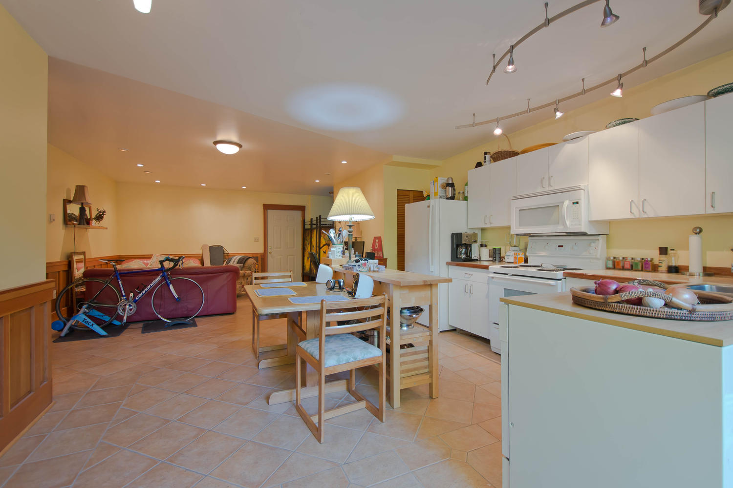 1405 Nanaimo Street, New Westminster, BC 32