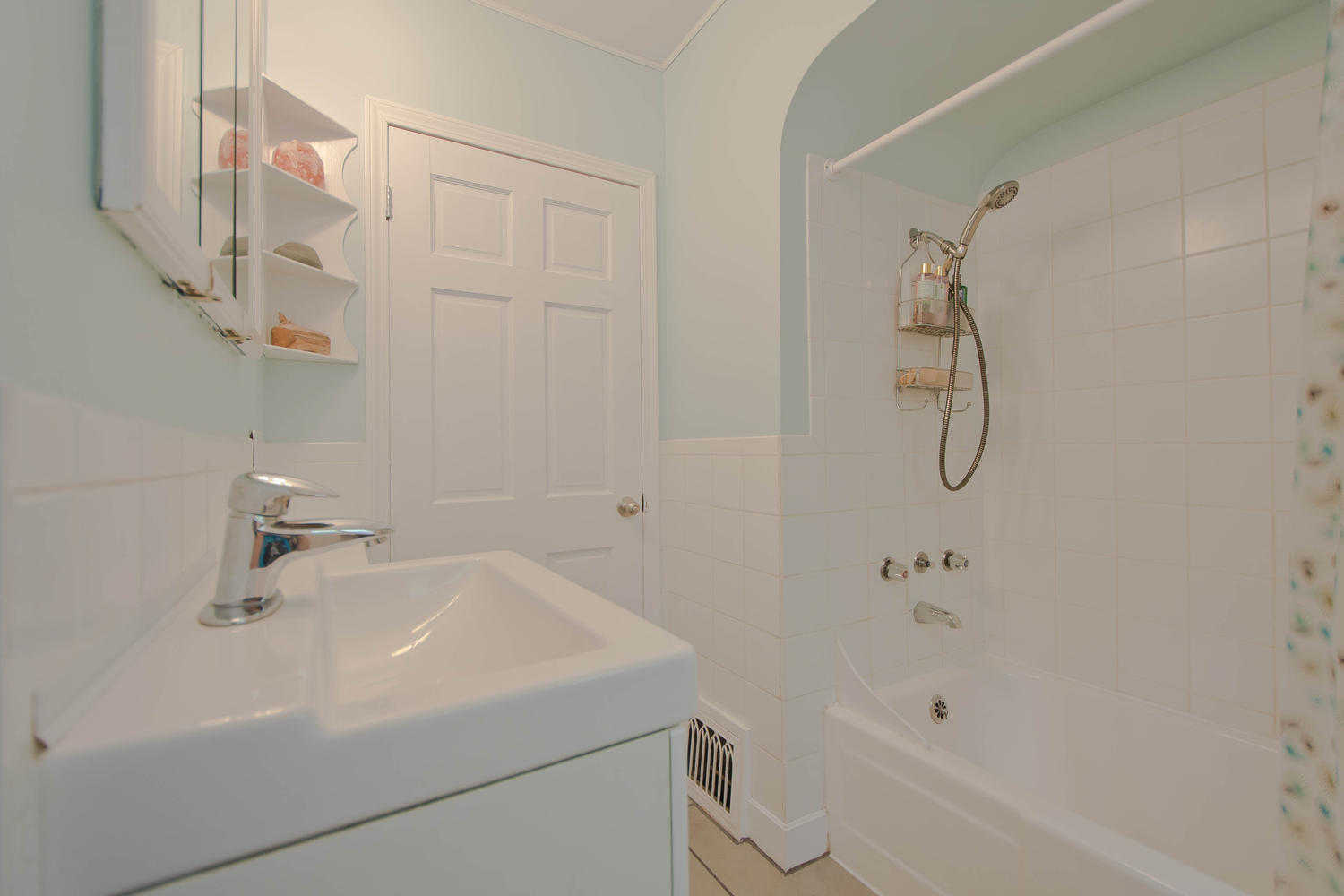 1414 Edinburgh Street, New Westminster, BC 10