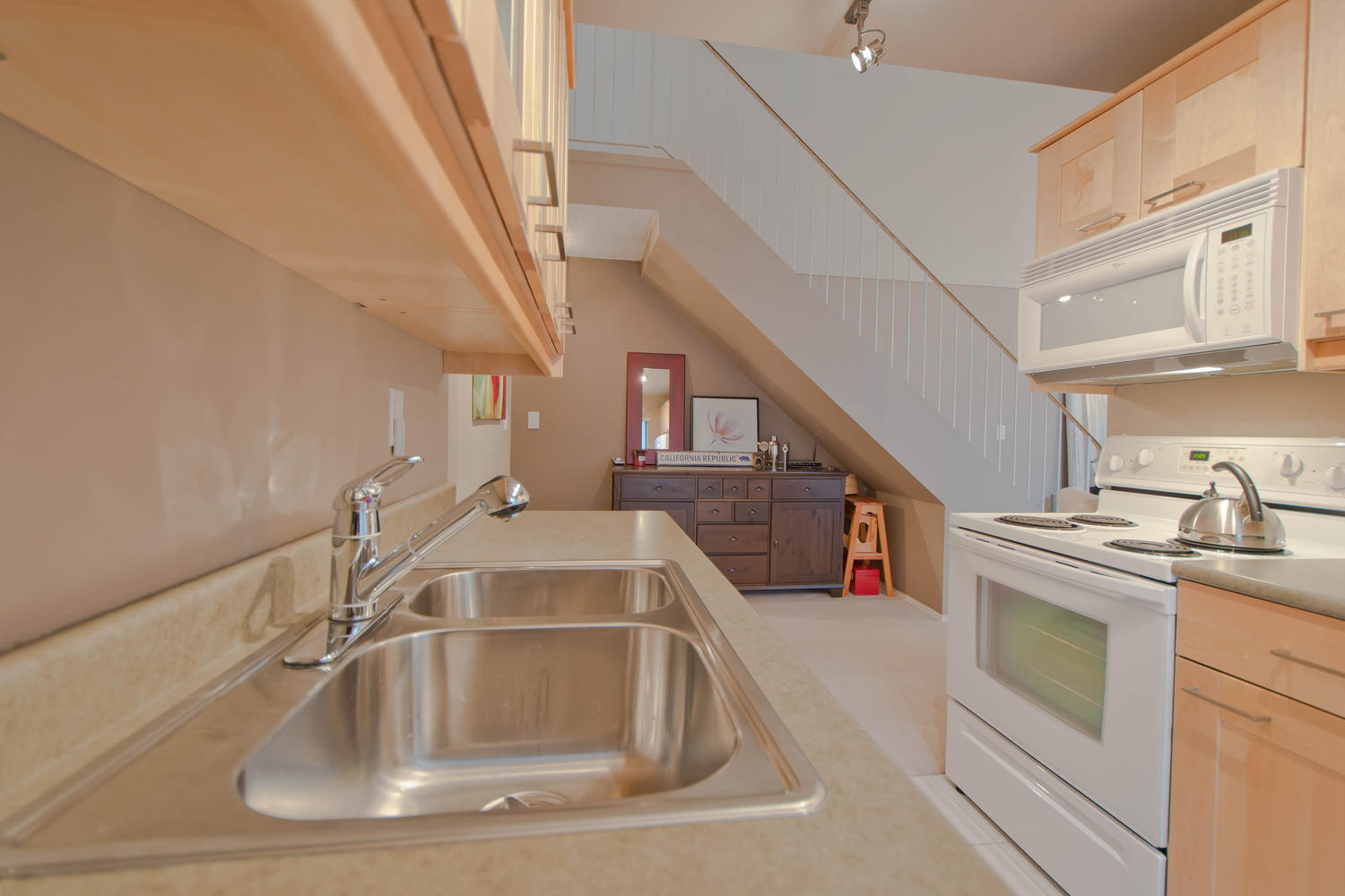 302-423 Agnes, Street, New Westminster 8