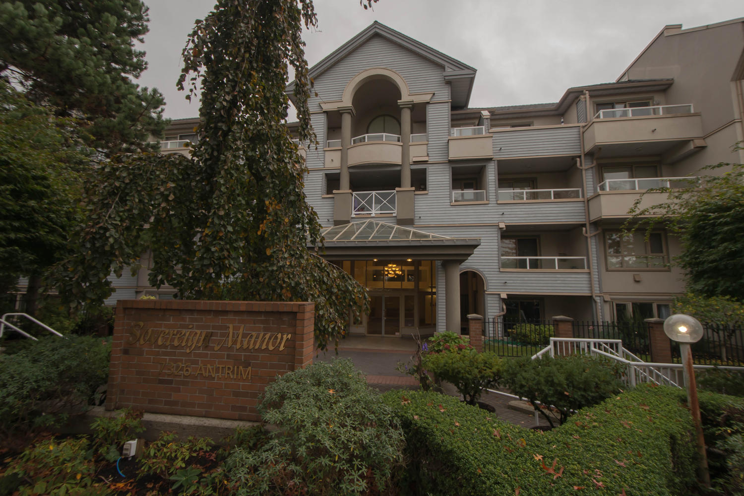 305-7326 Antrim Avenue, Burnaby, BC