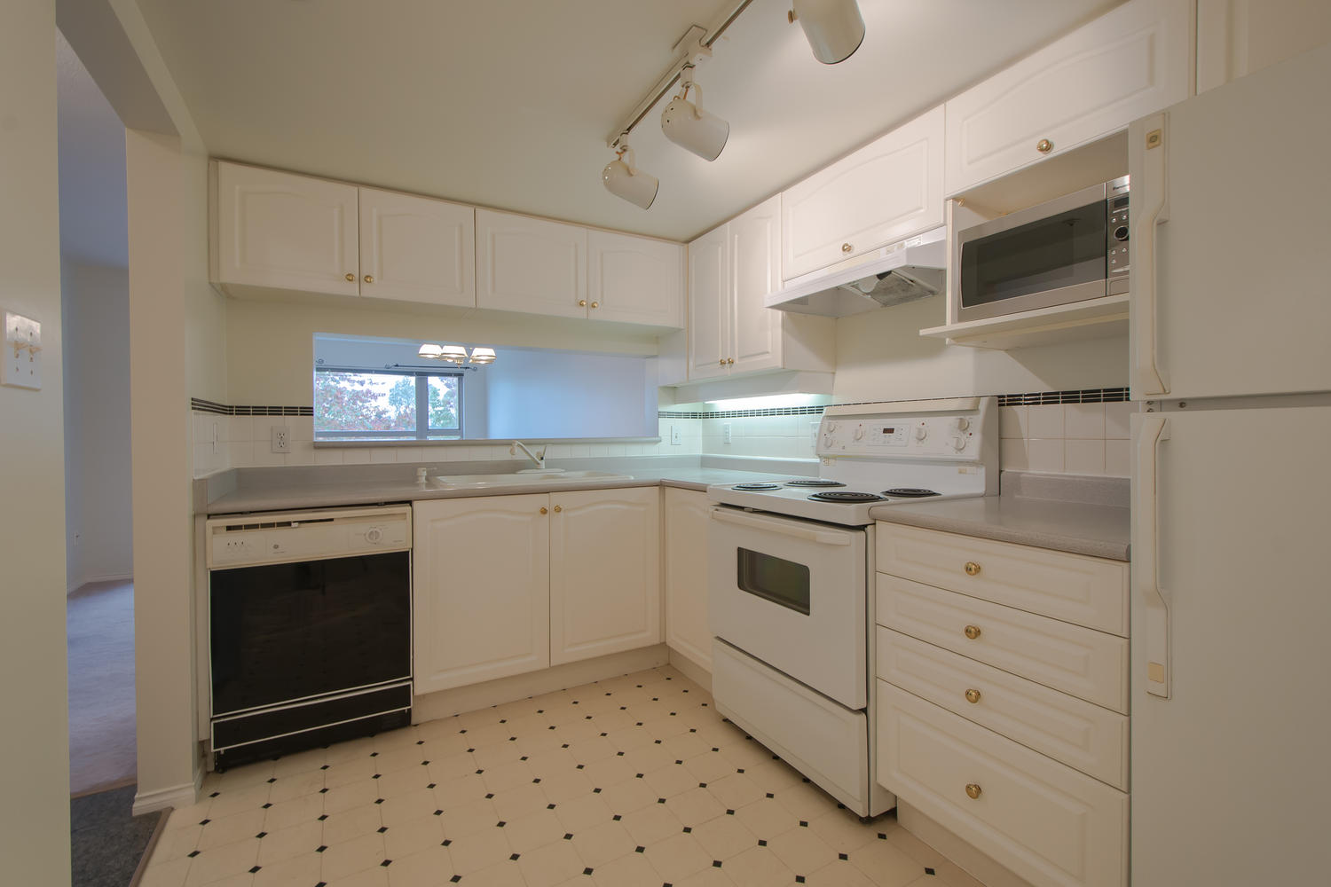 305-7326 Antrim Avenue, Burnaby, BC 6
