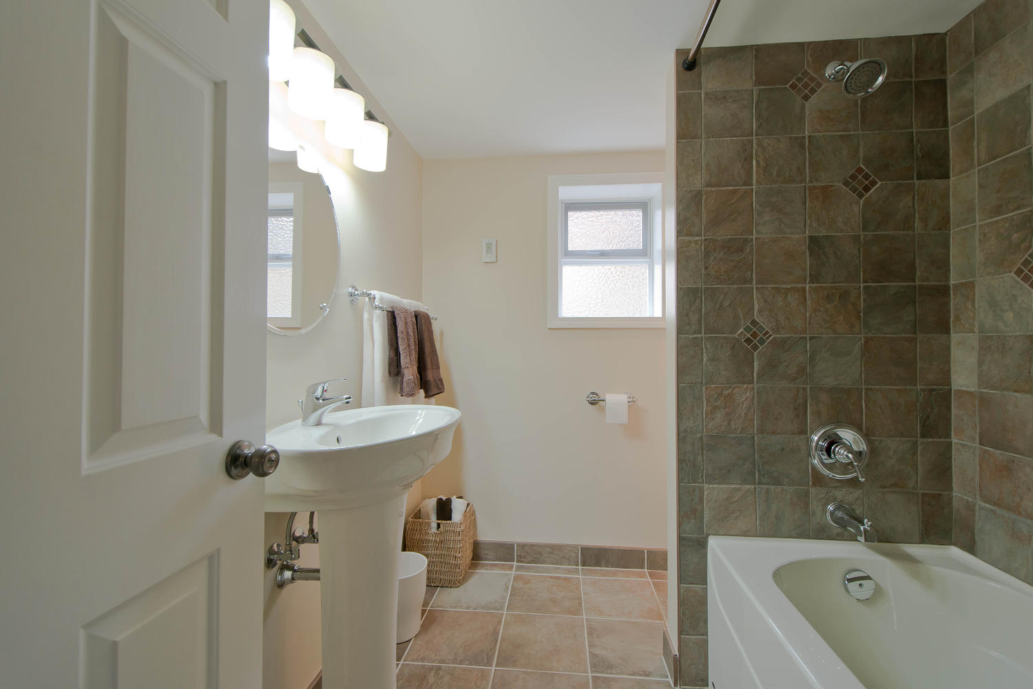 309 Seaforth Crescent, Coquitlam, BC 13