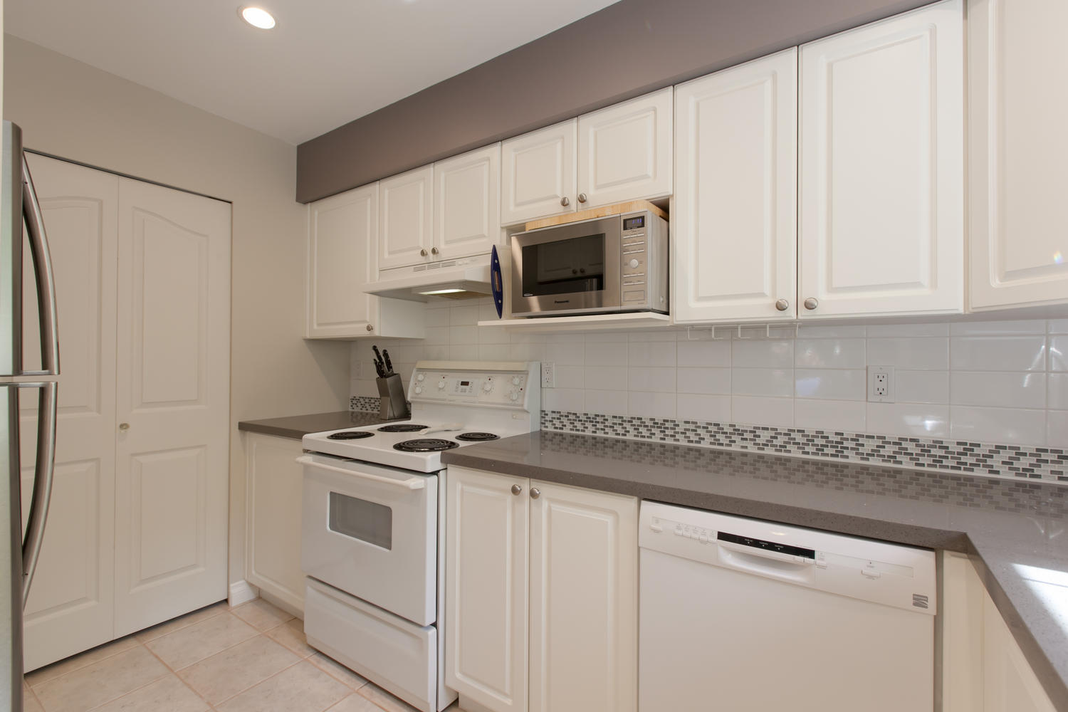 8-4238 Bond Street, Burnaby, BC 8