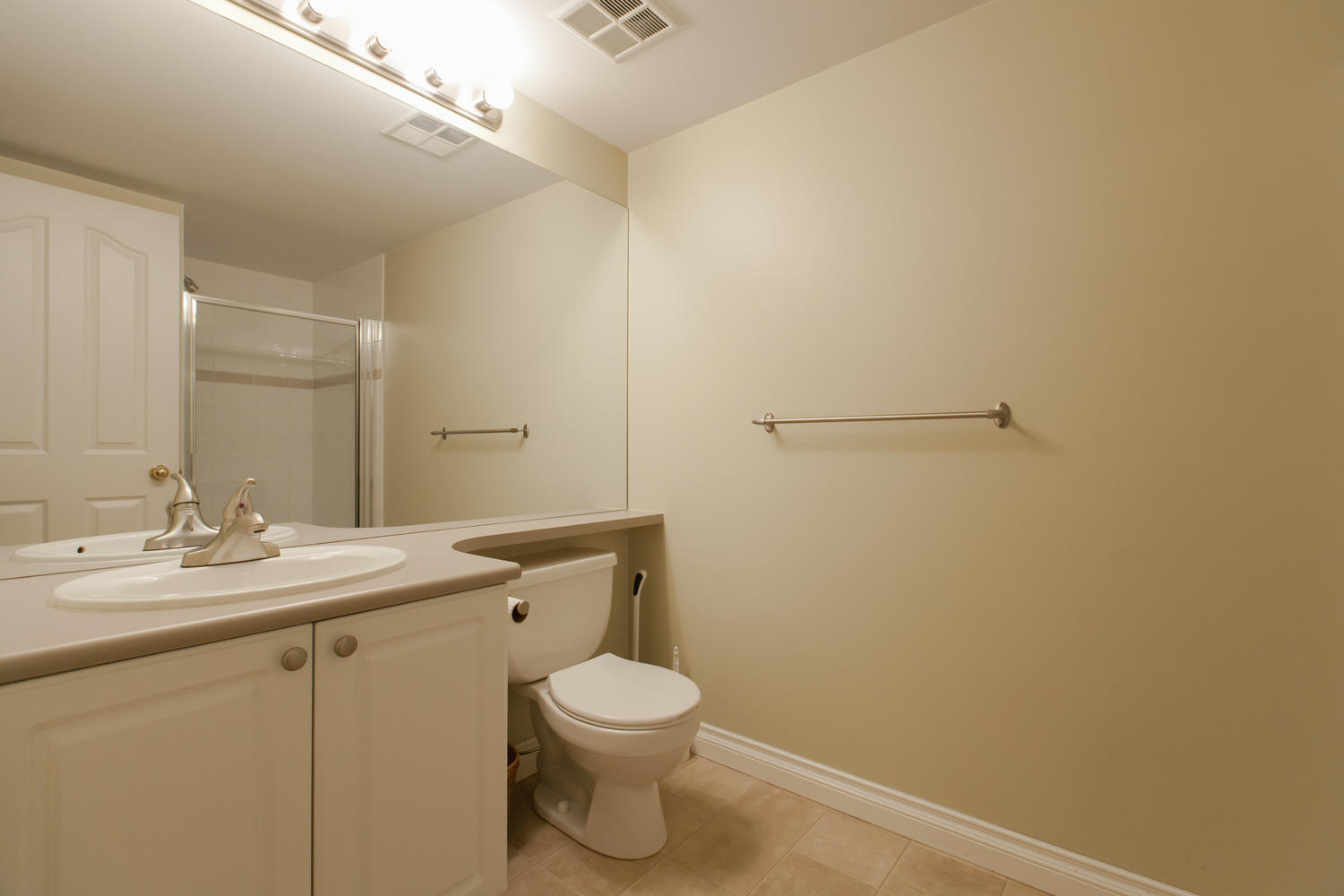 8-4238 Bond Street, Burnaby, BC 19