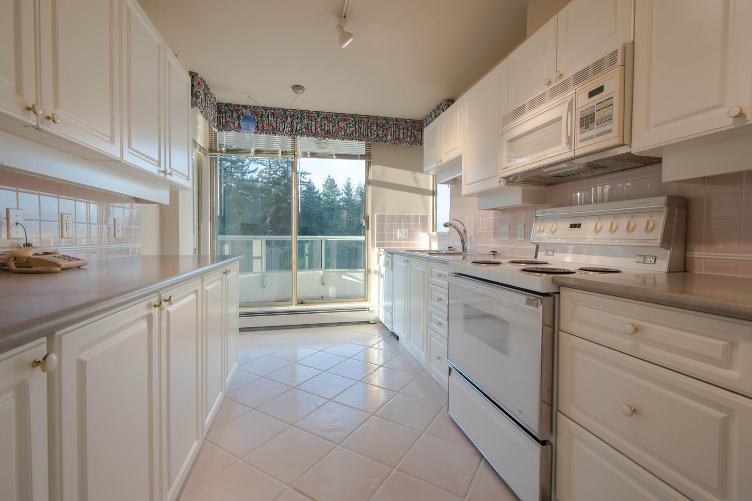 904-6188 Patterson Avenue, Burnaby, BC 11
