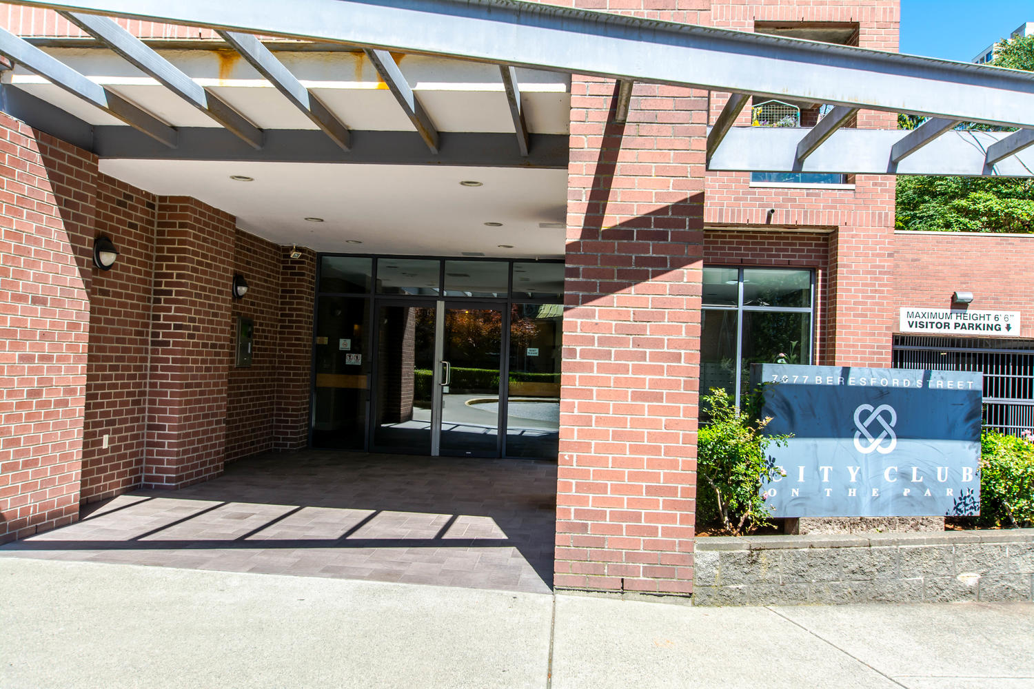 1001-7077 Beresford Street, Burnaby, BC 3