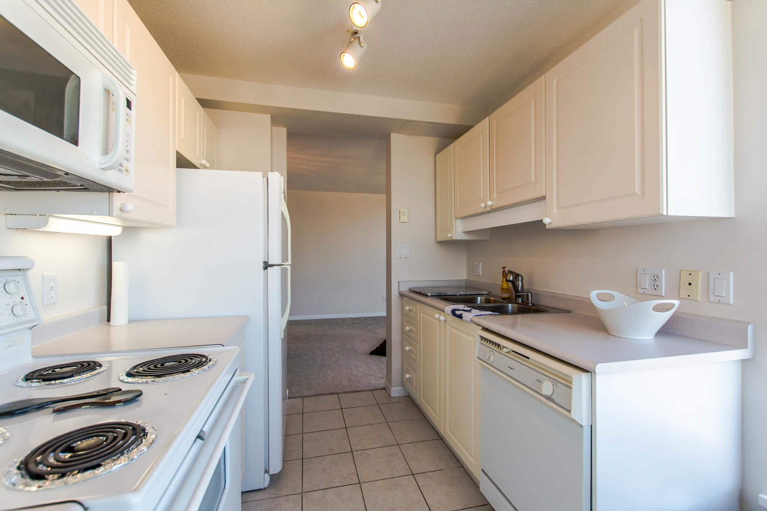 1001-7077 Beresford Street, Burnaby, BC 12