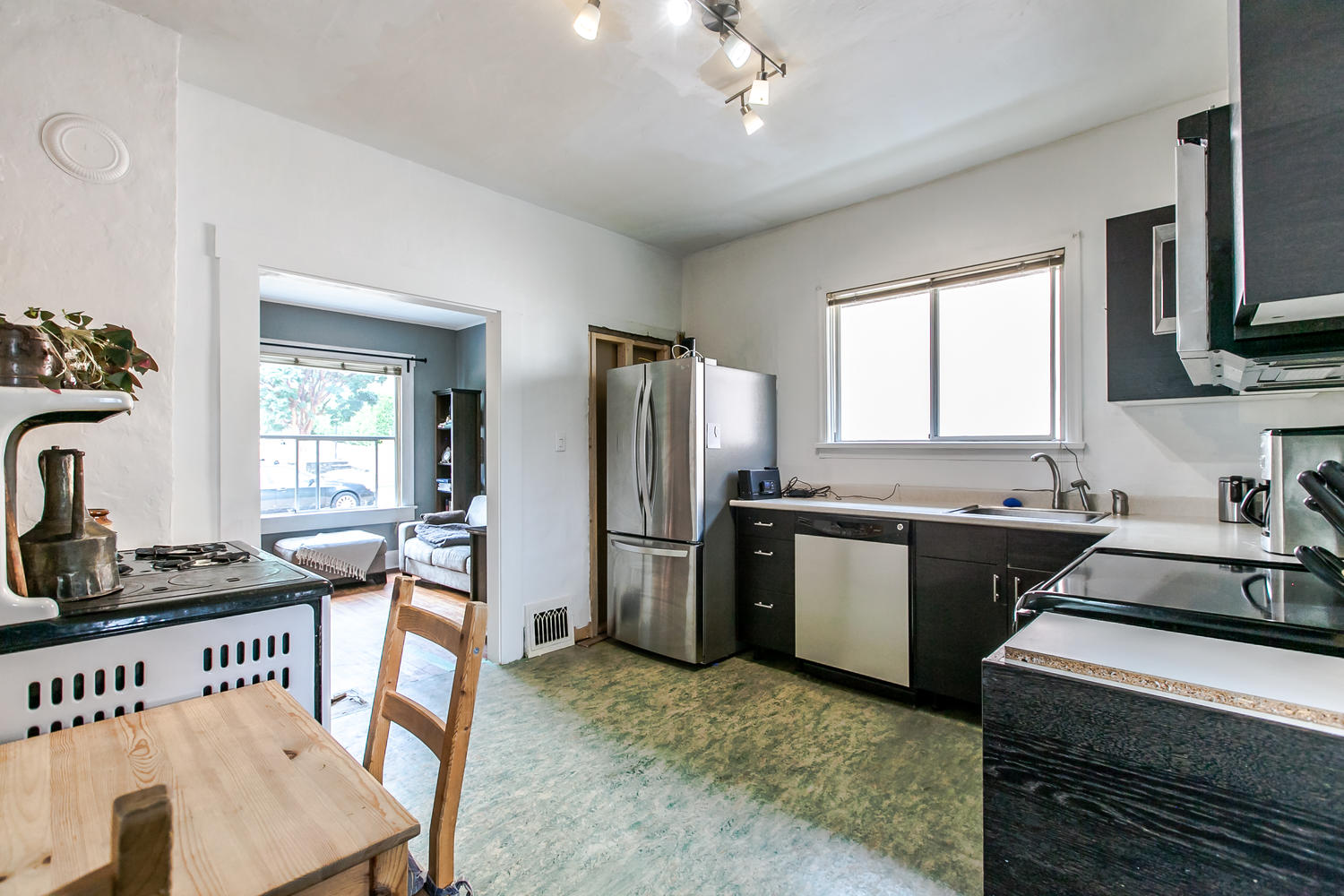 1026 Nanaimo Street, New Westminster, BC 11