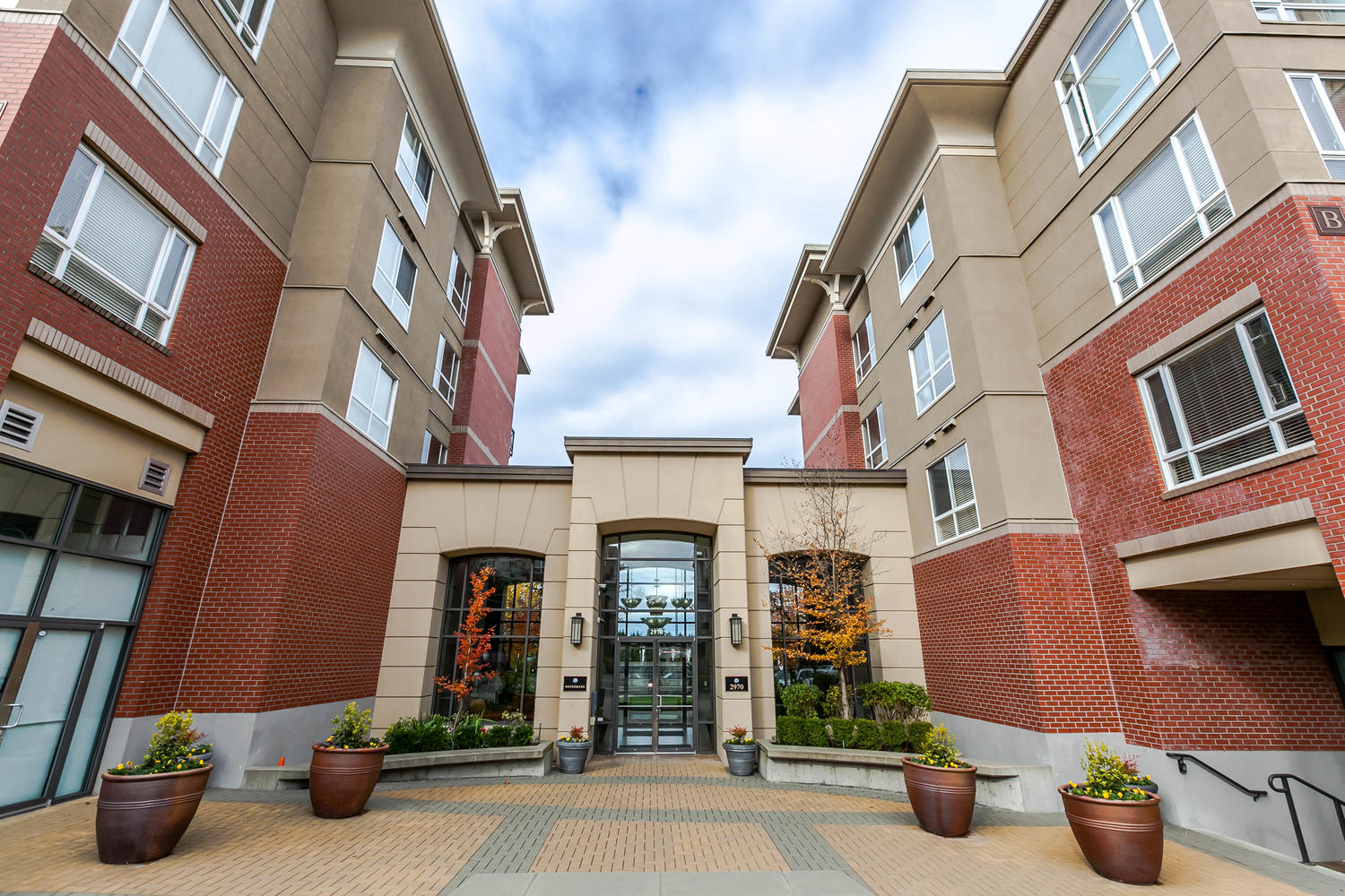224-2970 King George Boulevard, Surrey, BC 2