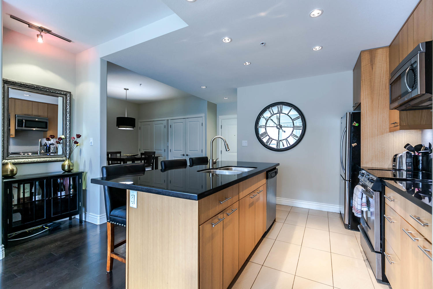 224-2970 King George Boulevard, Surrey, BC 7