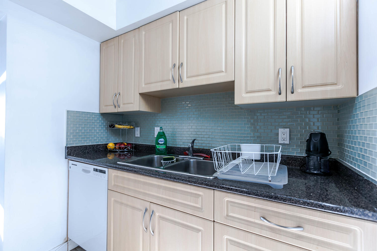 106-230 Mowat Street, New Westminster, BC 16
