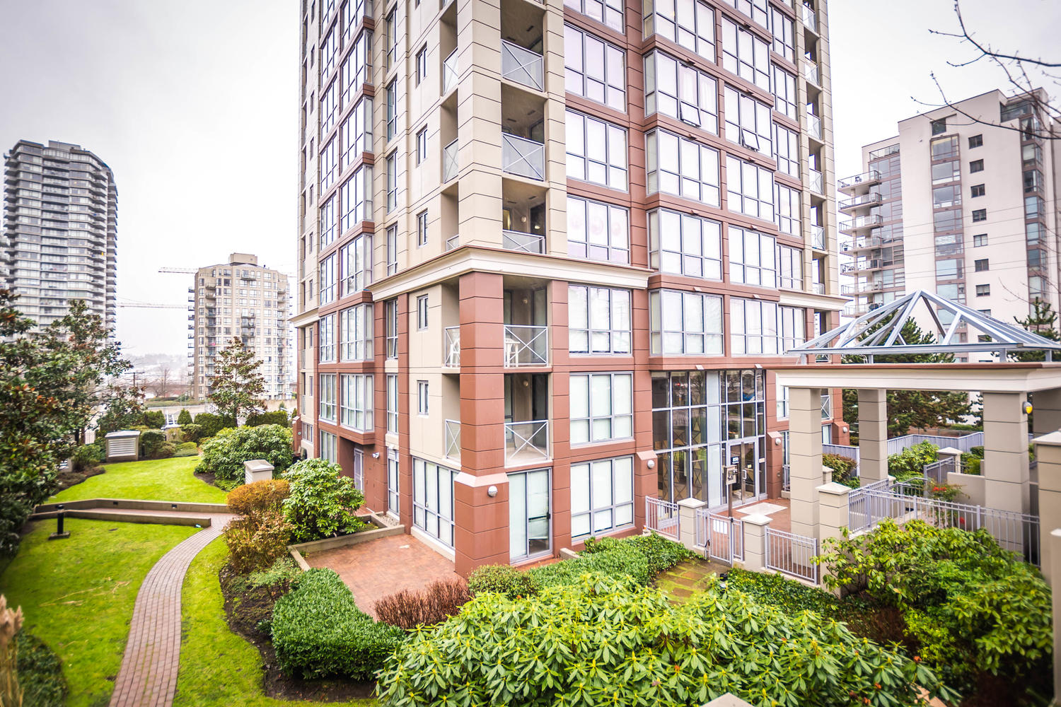 1801-850 Royal Avenue, New Westminster, BC 2
