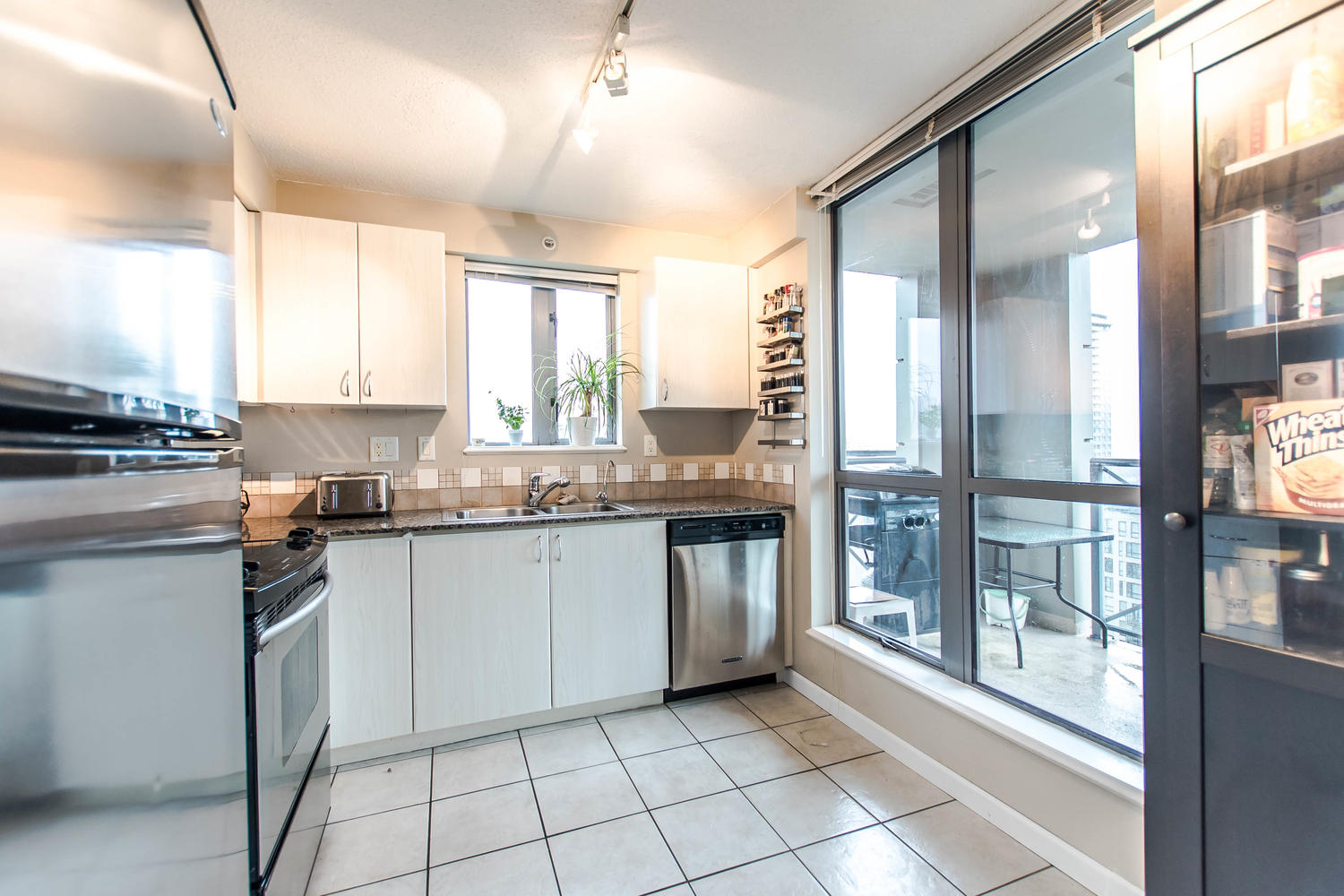 1801-850 Royal Avenue, New Westminster, BC 10