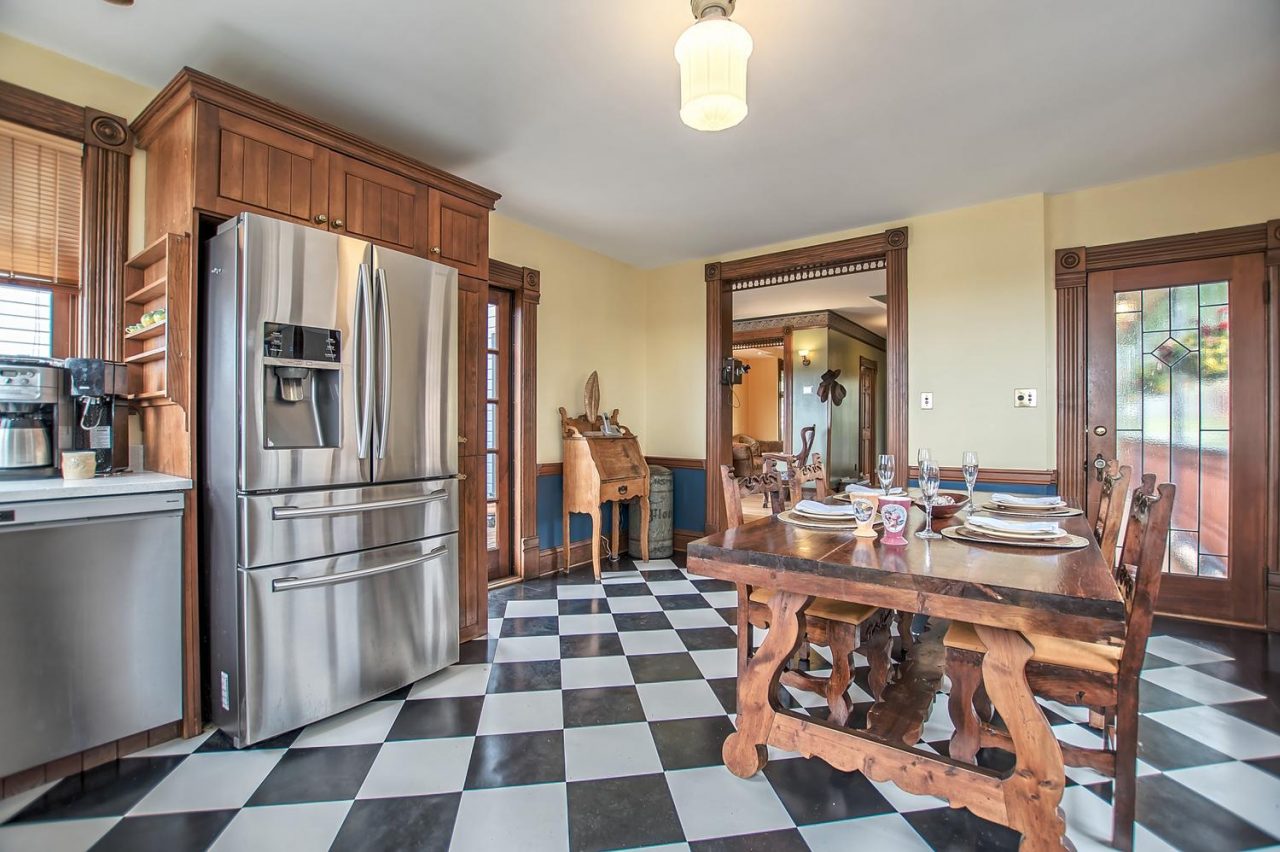 1716 7th Ave, New Westminster 11