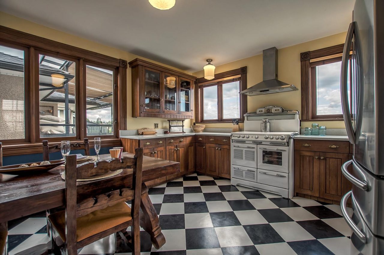 1716 7th Ave, New Westminster 12