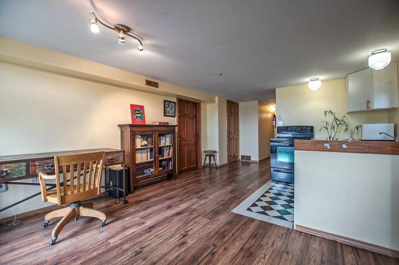 1716 7th Ave, New Westminster 23