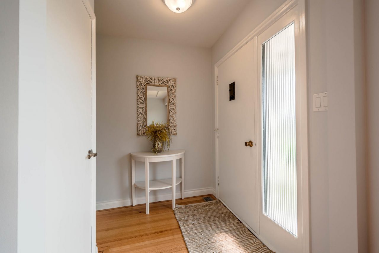 511 Garrett Street New Westminster 9