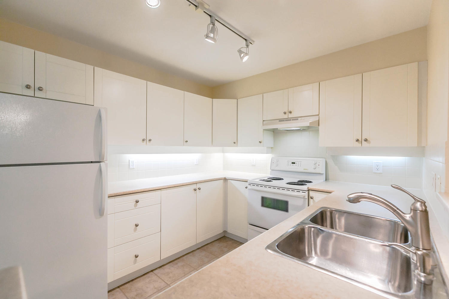 301-18 Smokey Smith Place New Westminster 11