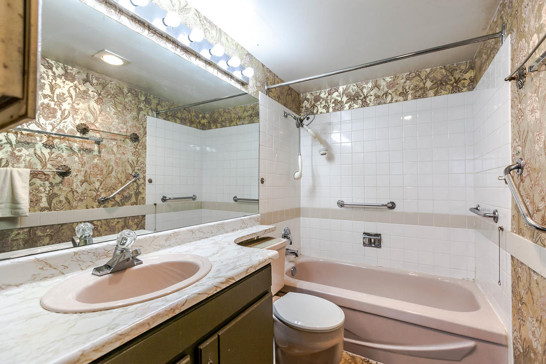 1104-620 Seventh Avenue 3
