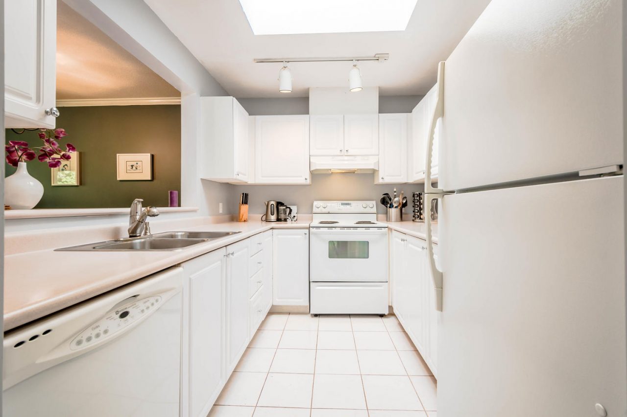 309-9767 140 Street, Surrey 3