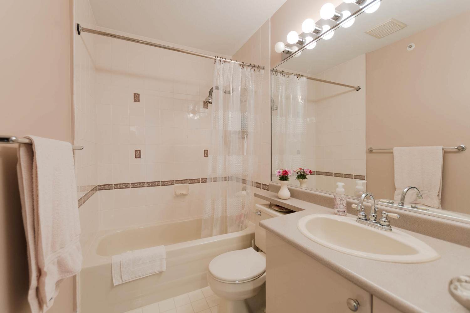 31 222 Tenth Street, New Westminster 24