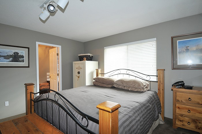 12398 230th Street in East Central Maple Ridge 10