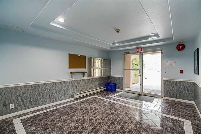 306 9865 140 Street North Surrey 19