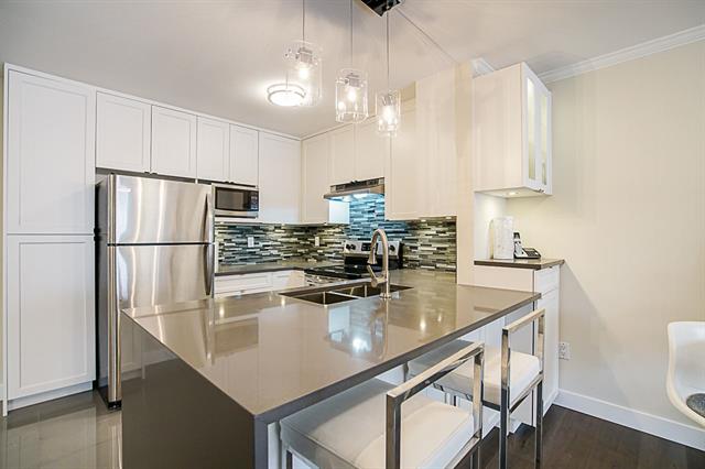 306 9865 140 Street North Surrey 2
