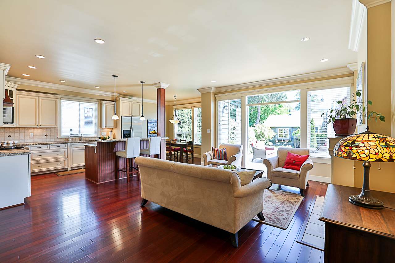 327 THIRD Street New Westminster 18