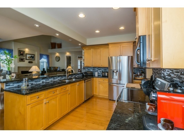 24127 Hill Avenue, Maple Ridge 9