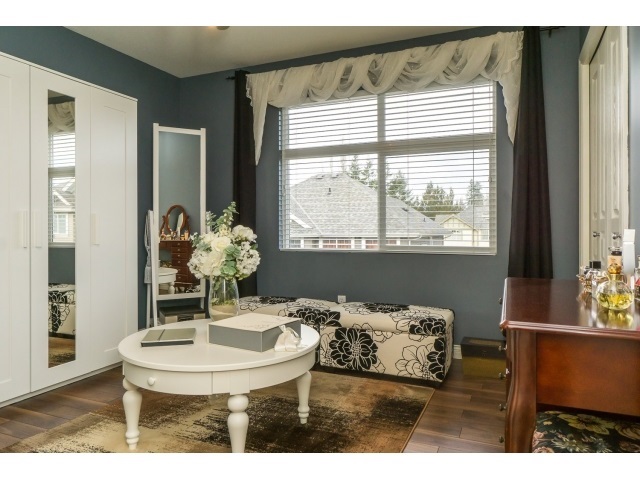 24127 Hill Avenue, Maple Ridge 7