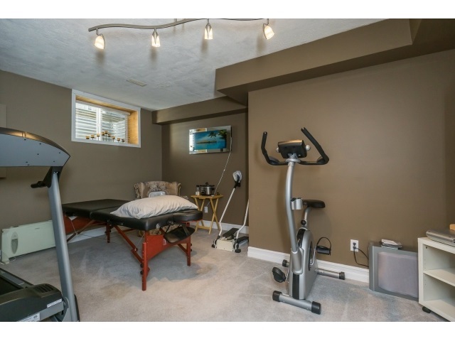 24127 Hill Avenue, Maple Ridge 4