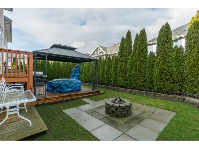 24127 Hill Avenue, Maple Ridge 2
