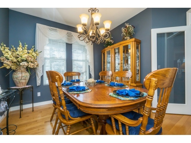 24127 Hill Avenue, Maple Ridge 16