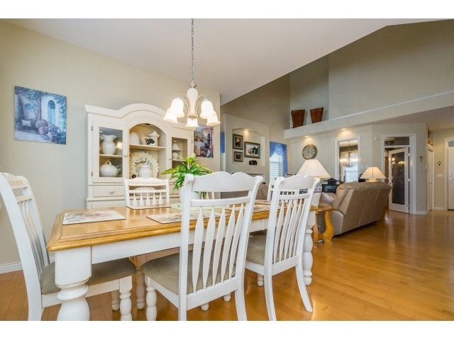24127 Hill Avenue, Maple Ridge 12