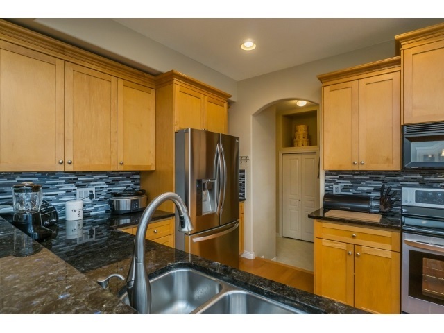 24127 Hill Avenue, Maple Ridge 11