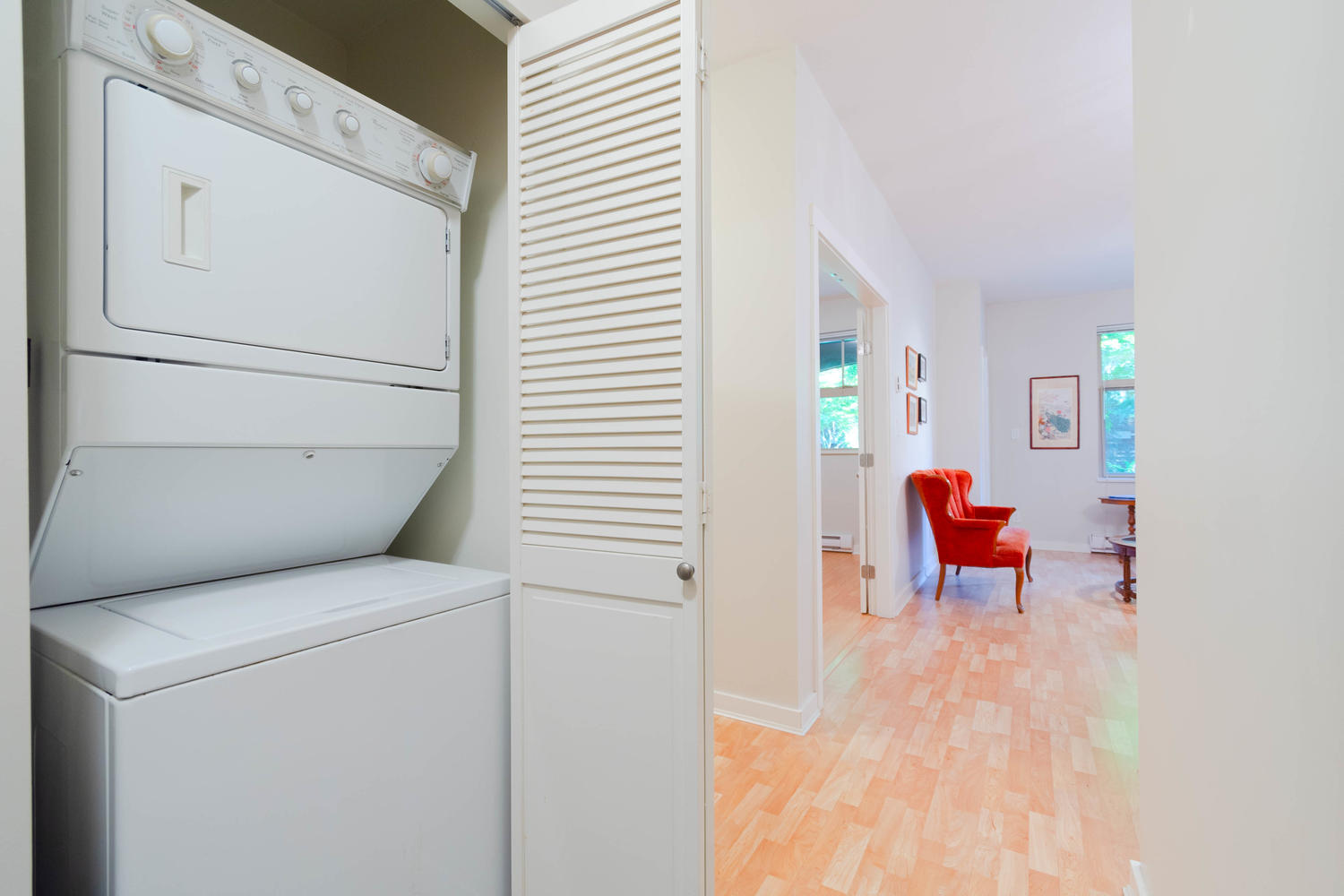 106-675 Park Crescent, New Westminster, V3L 5W4 5