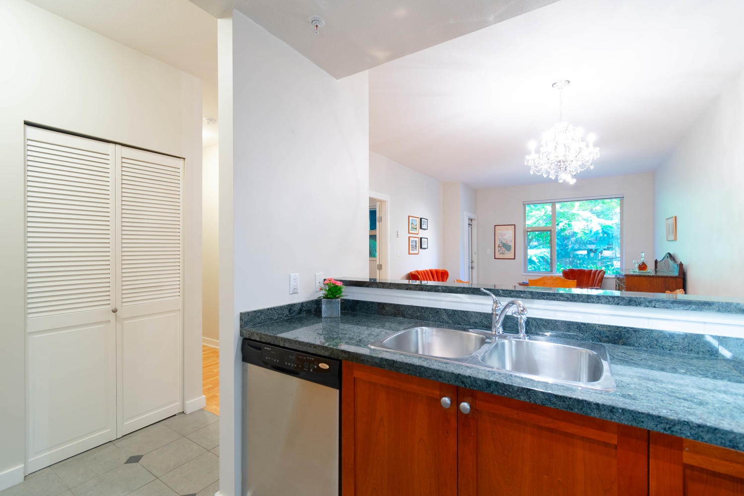 106-675 Park Crescent, New Westminster, V3L 5W4 7