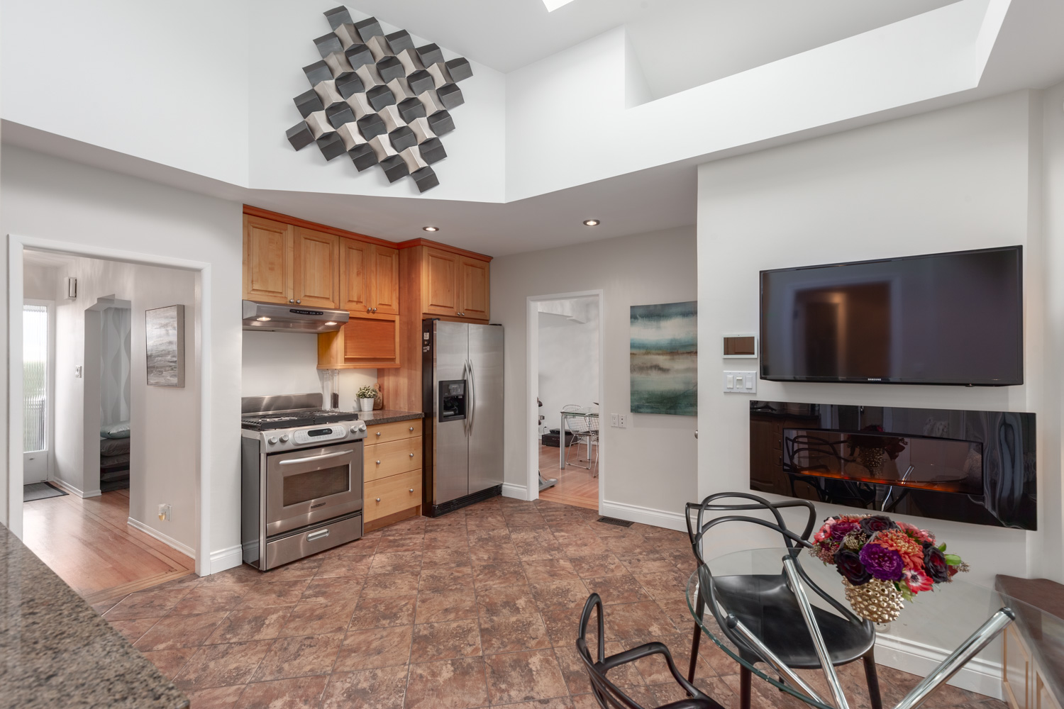 8465 10th Ave, Burnaby 7