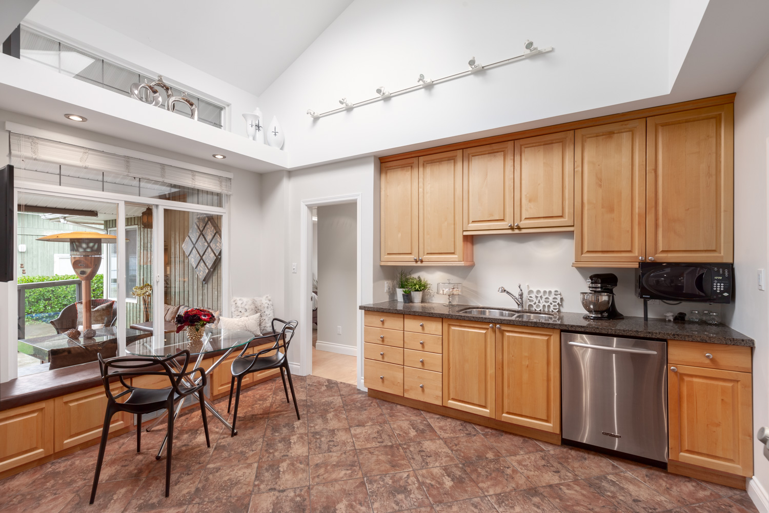 8465 10th Ave, Burnaby 8