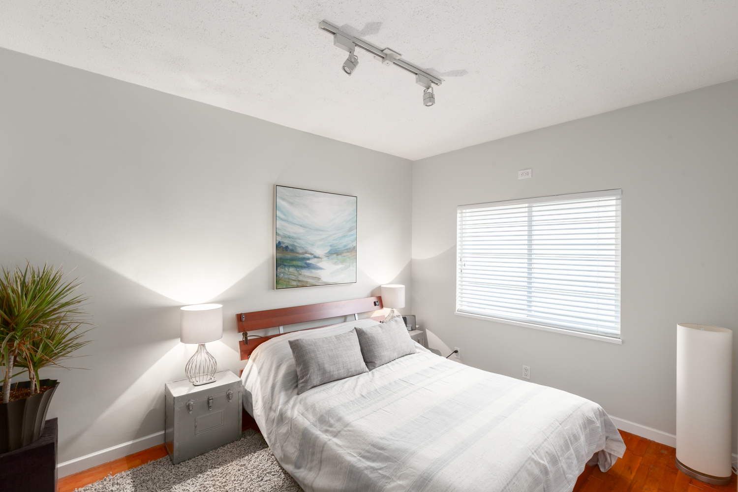 8465 10th Ave, Burnaby 16