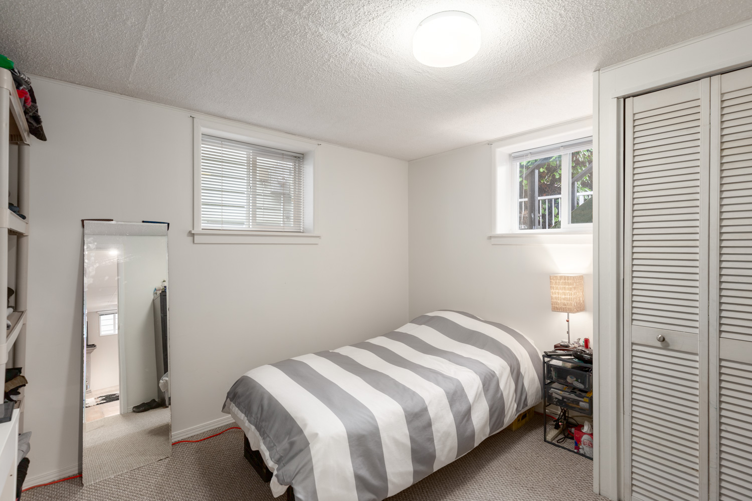 8465 10th Ave, Burnaby 33