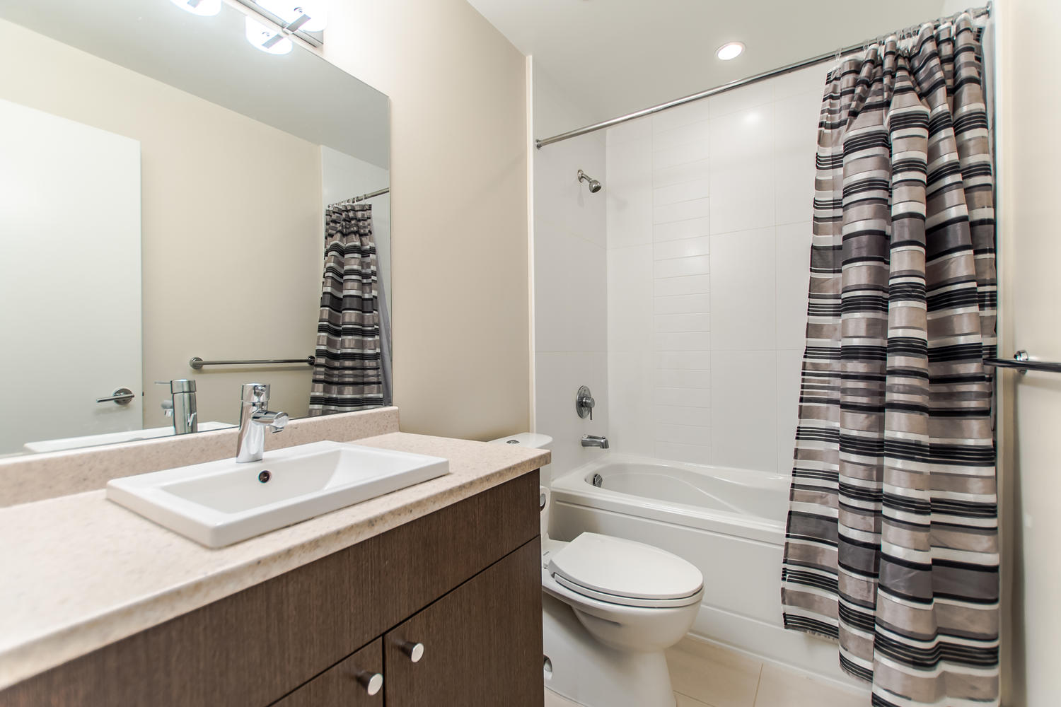 110-85 Eighth Ave, New Westminster 13