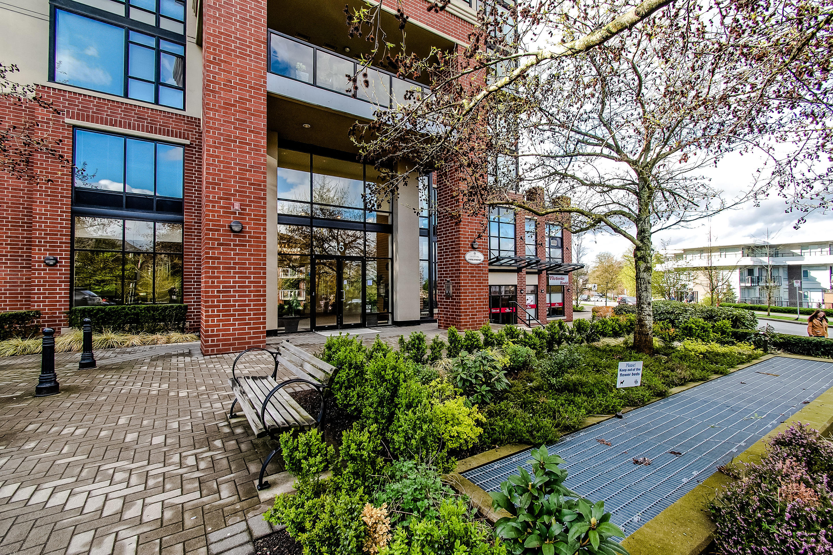 302-15 E Royal Ave, New Westminster 3