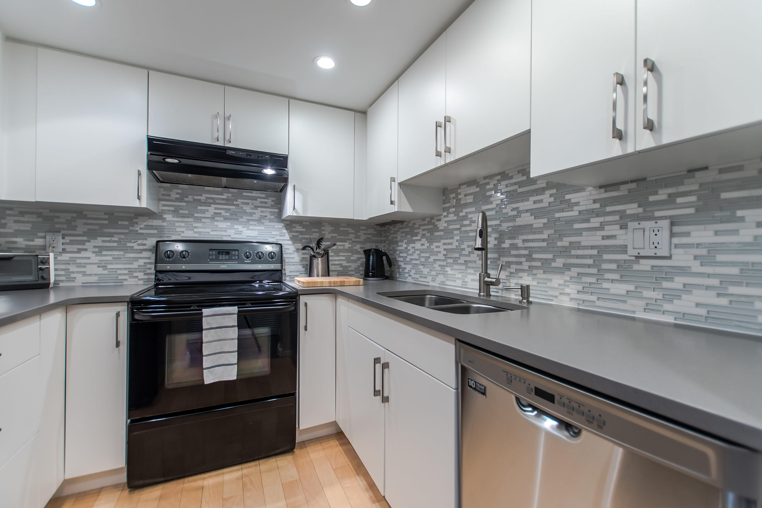 8571 Flowering Place, Burnaby 6