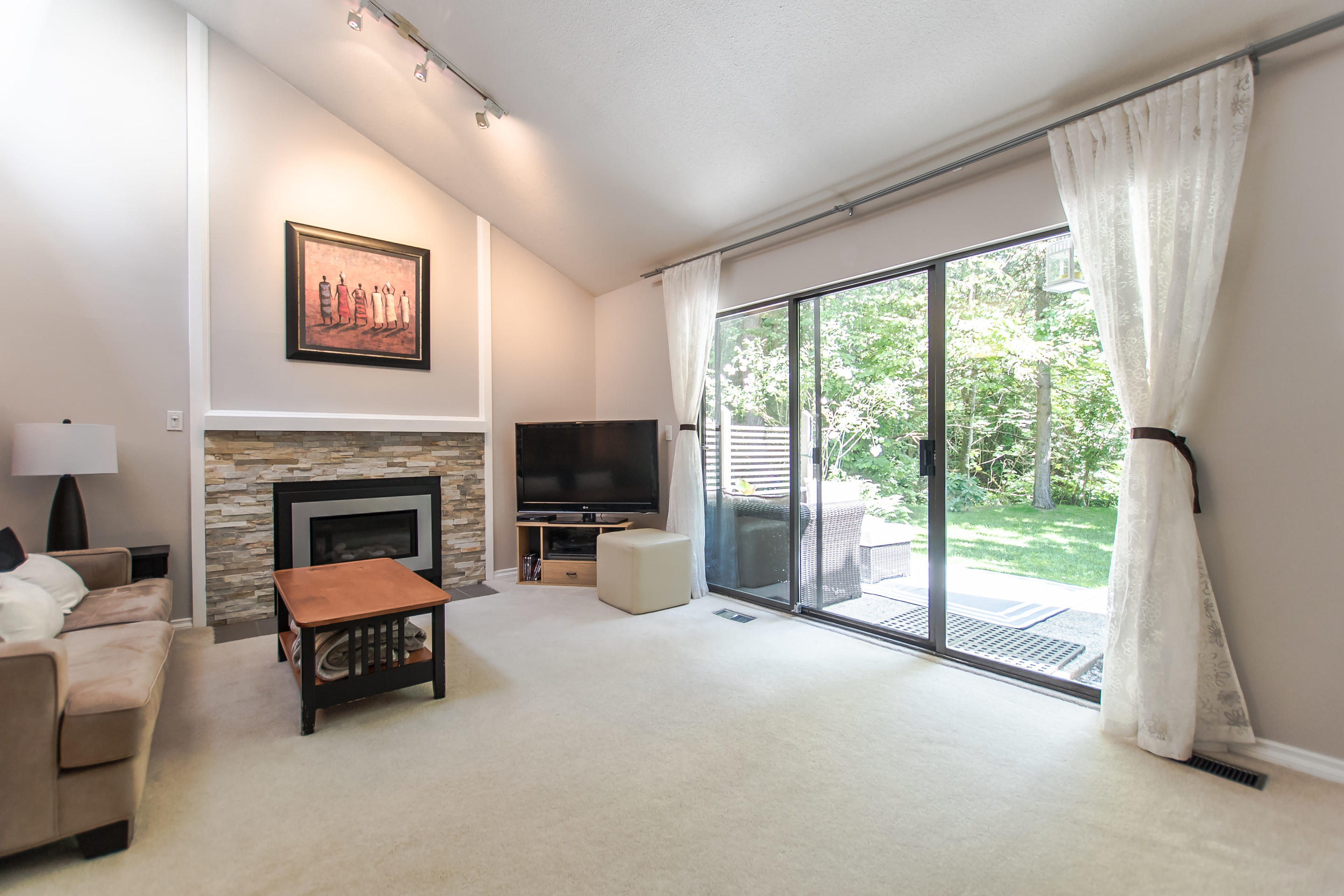 8571 Flowering Place, Burnaby 11